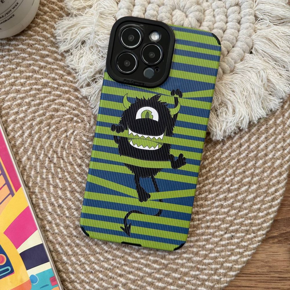 به همراه محافظ لنز