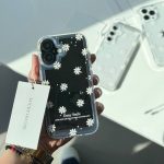 قاب شفاف طرح گل بابونه