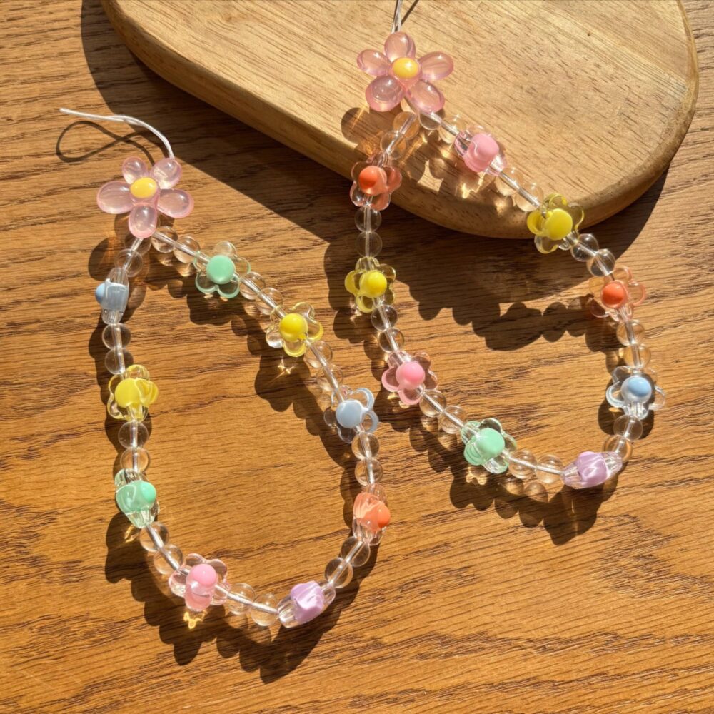 بند آویز گل بابونه صورتی