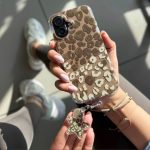 قاب پلنگی هلوگرامی آیفون با آویز