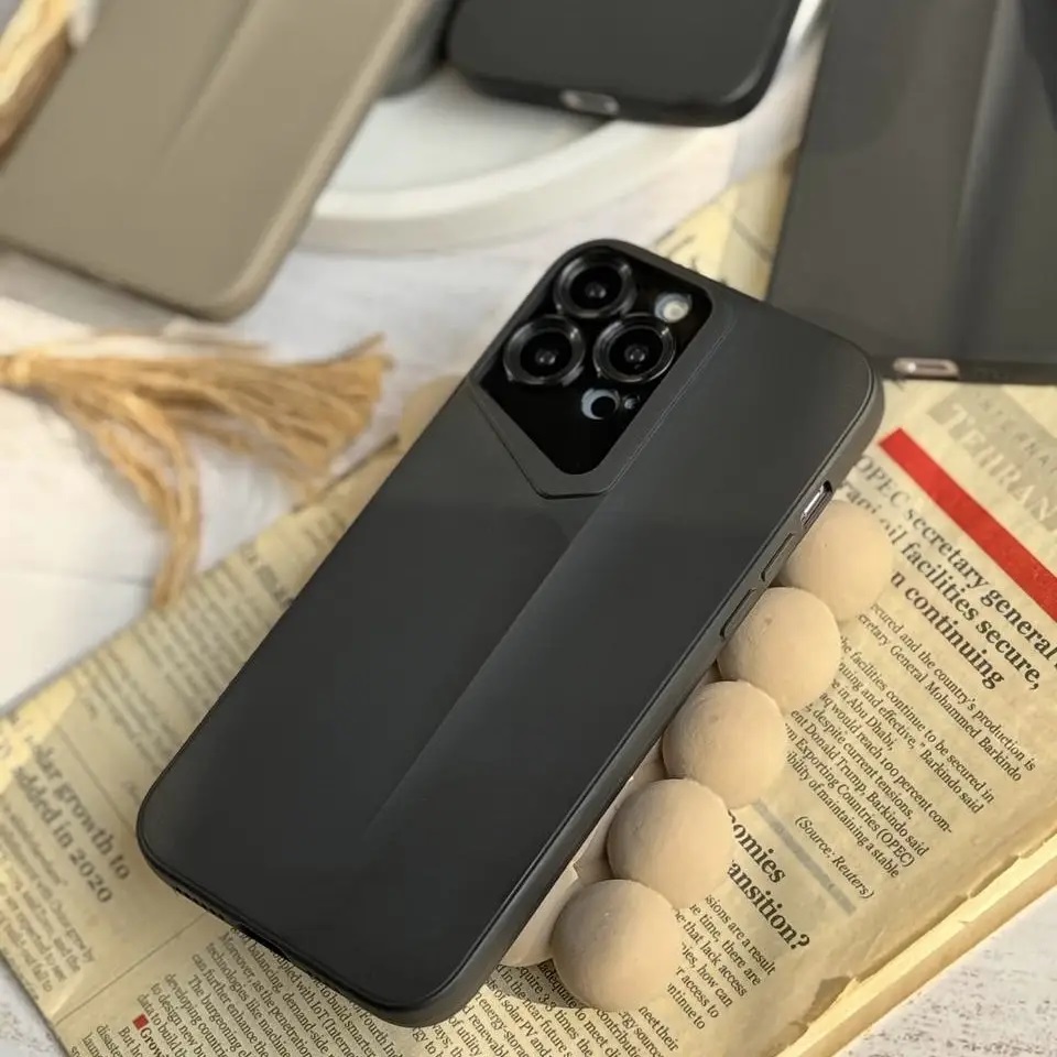 تخفیف ویژه قاب طرح پورشه در بومرنگ مجموعه بومرنگ طرح های تخفیف زیادی برای رضایت مشتری های عزیز فراهم می کند. قاب طرح پورشه، انواع قاب های دخترانه، قاب های فانتزی و طرح برجسته، قاب های آیینه ای خاص و جذاب، قاب های هلوگرامی و عروسکی و.. با قیمت مناسب عرضه می شوند. در کنار قیمت مناسب قاب ها، طرح های تخفیفی عالی نیز برای خرید هرچه آسان تر شما عزیزان لحاظ می شود. خرید قاب موبایل را با کیفیت بالا و تنوع بی نظیر در بومرنگ تجربه نمایید. ما این اطمینان را به شما می دهیم که بهترین و مناسب ترین قاب های موبایل را عرضه می نماییم. 