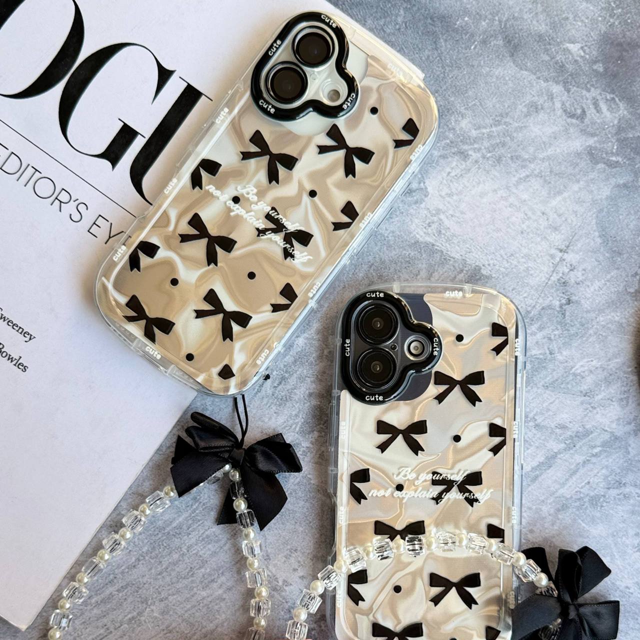 قاب پاپیون مشکی با آویز قاب پاپیون مشکی با آویز