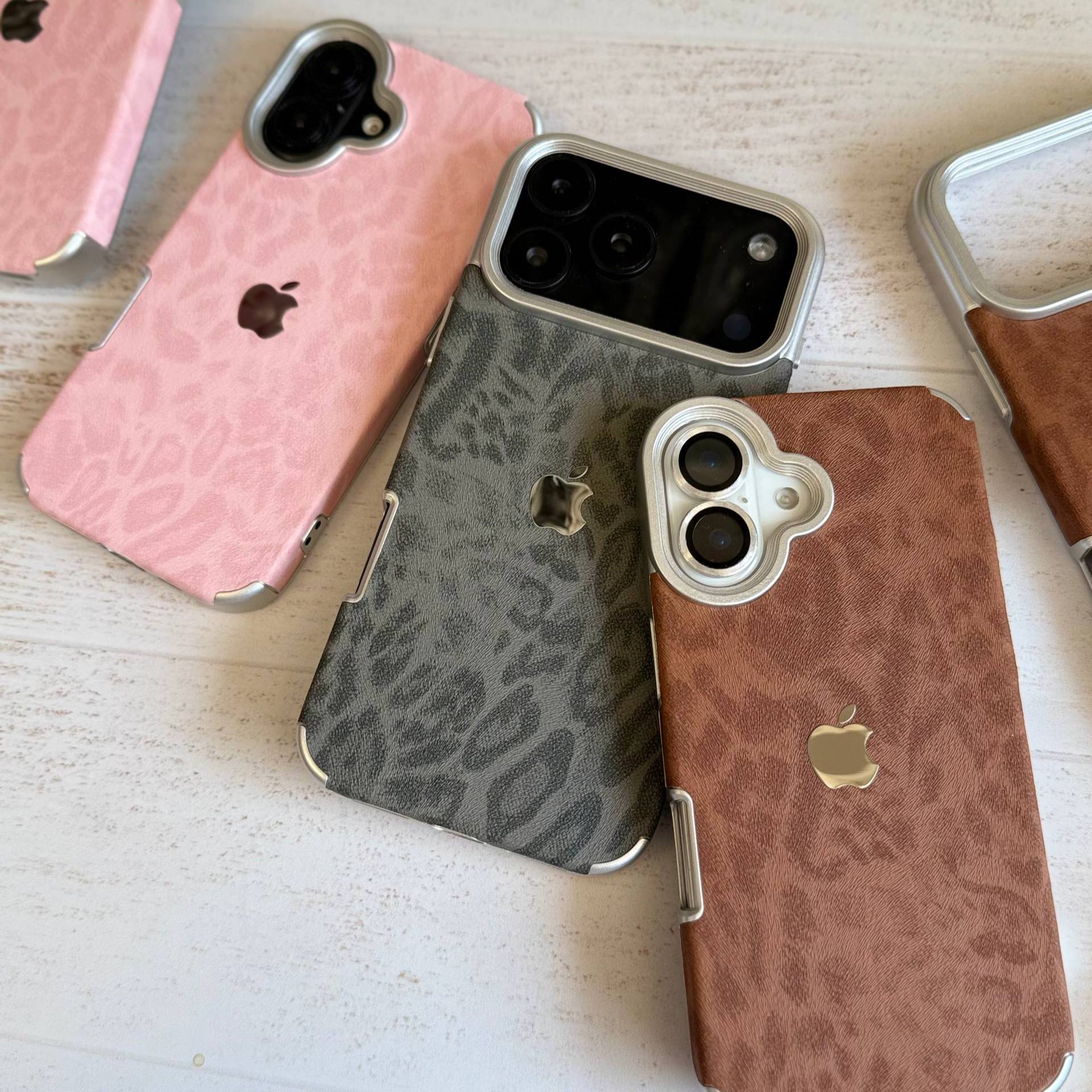 قاب پلنگی لوگو فلزی