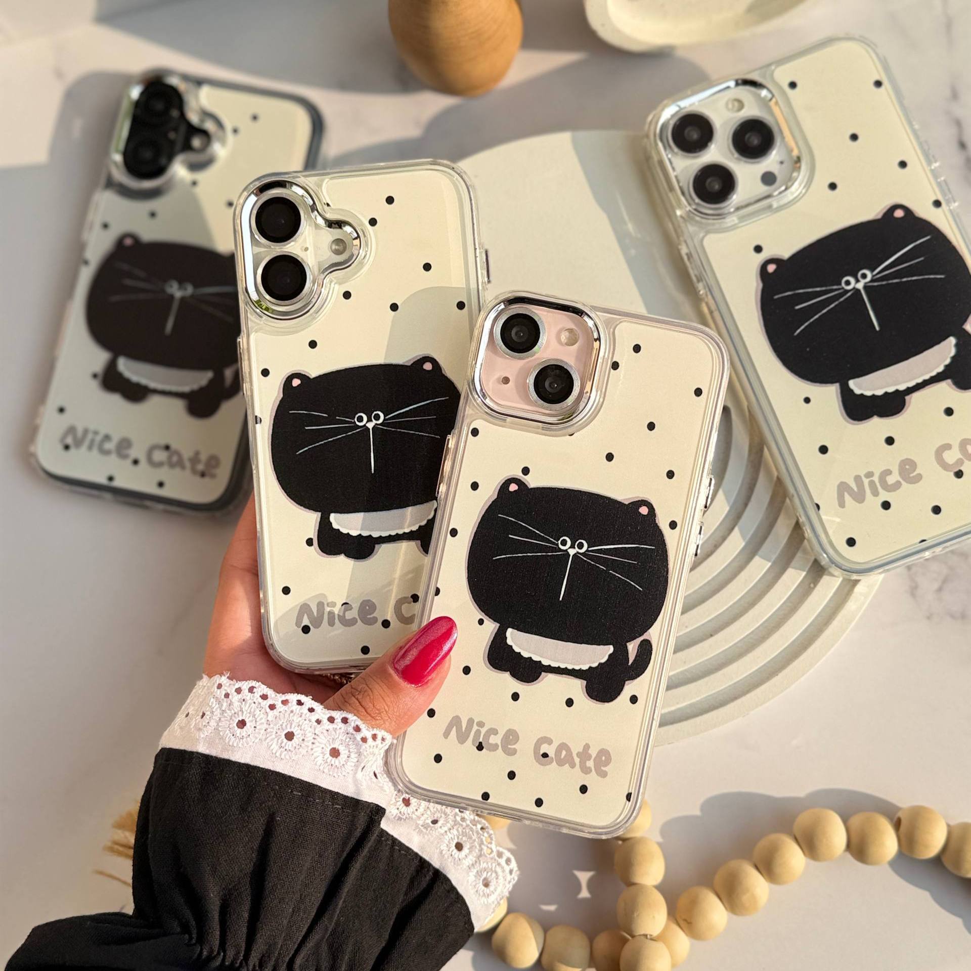 قاب گربه مشکی بامزه