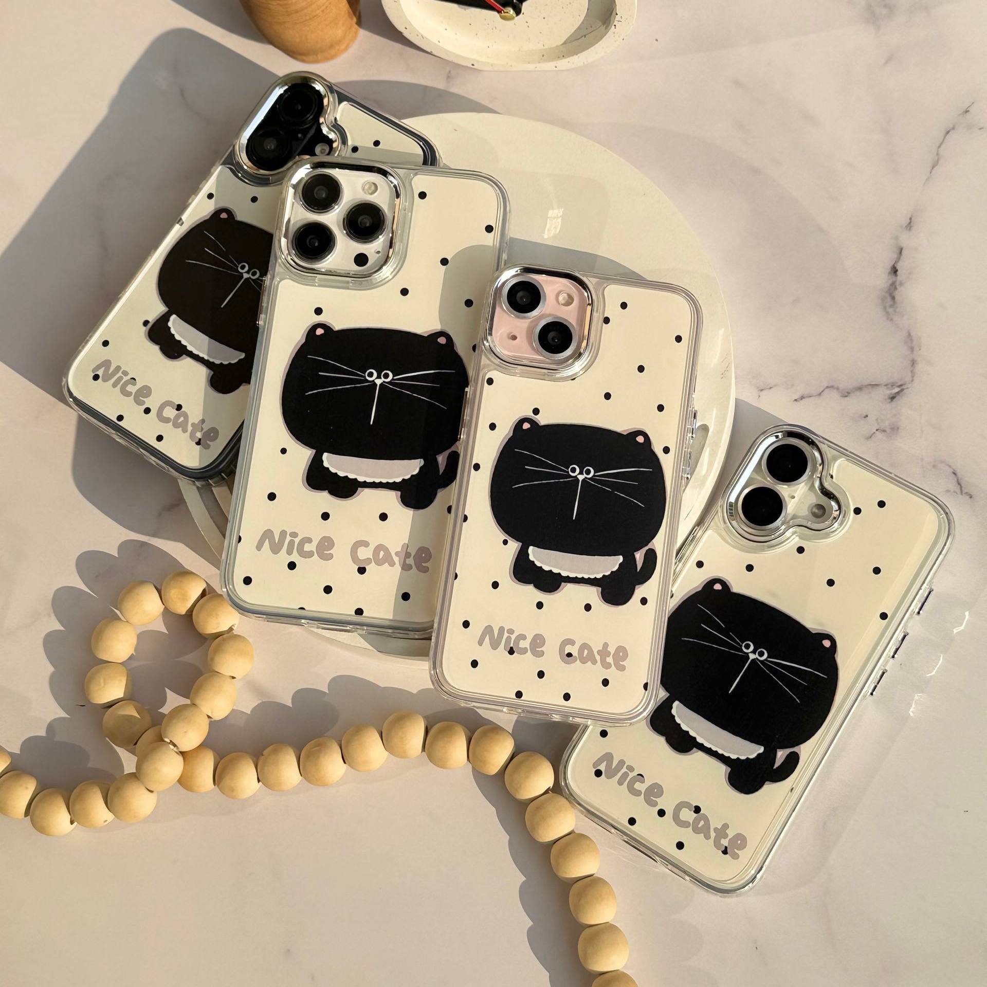 قاب گربه مشکی بامزه