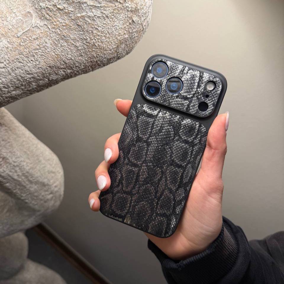 قاب پایتون مشکی